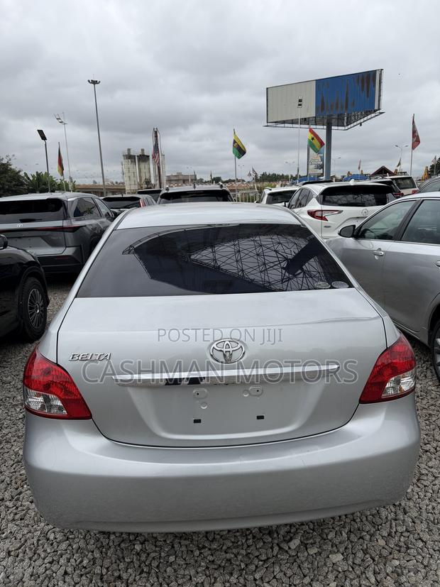 Toyota Belta 2013 Silver