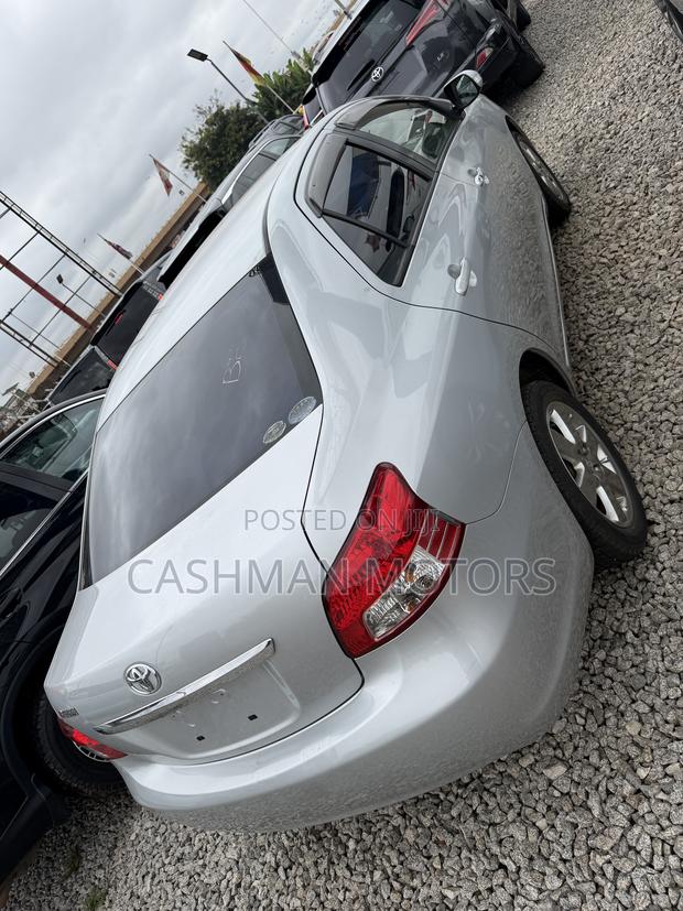 Toyota Belta 2013 Silver