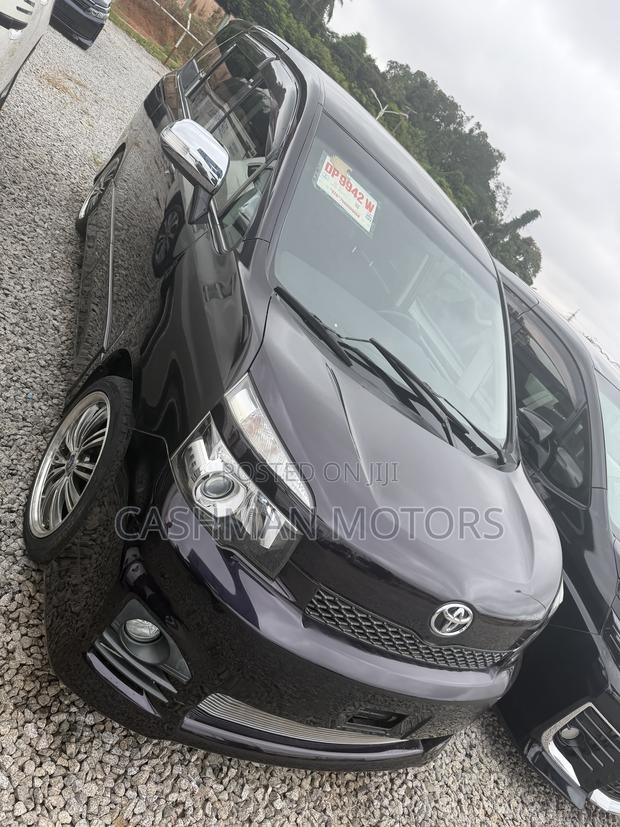 Toyota Voxy 2013 Burgundy