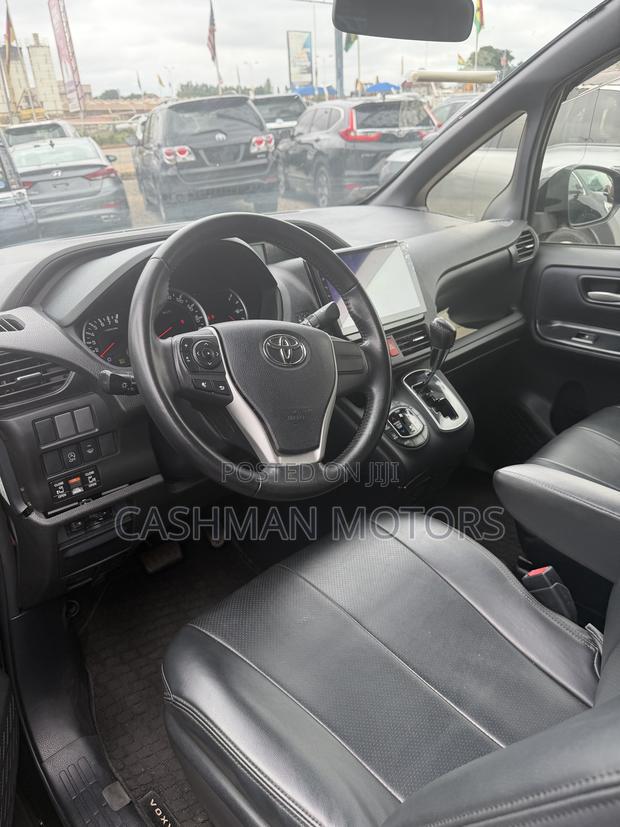 Toyota Voxy 2015 Black