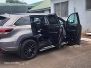 Toyota Highlander SE 2019 Silver for sale