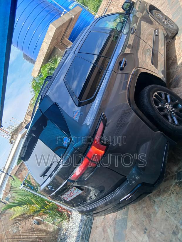 Toyota Sequoia 2024 Gray