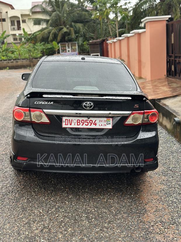 Toyota Corolla LE 4dr Sedan (1.8L 4cyl 4A) 2013 Black