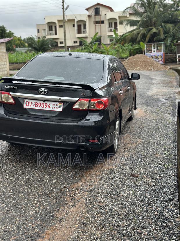 Toyota Corolla LE 4dr Sedan (1.8L 4cyl 4A) 2013 Black