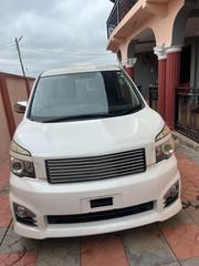 Toyota Voxy 2011 White for sale