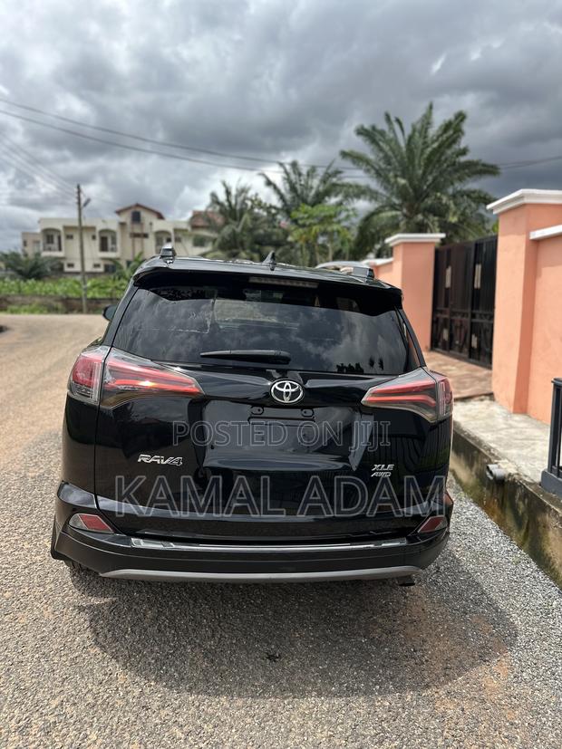 Toyota RAV4 XLE 4dr SUV AWD (2.5L 4cyl 6A) 2018 Black