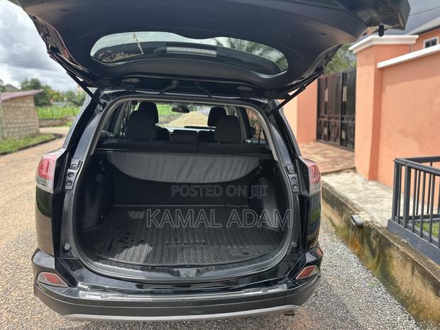 Toyota RAV4 XLE 4dr SUV AWD (2.5L 4cyl 6A) 2018 Black