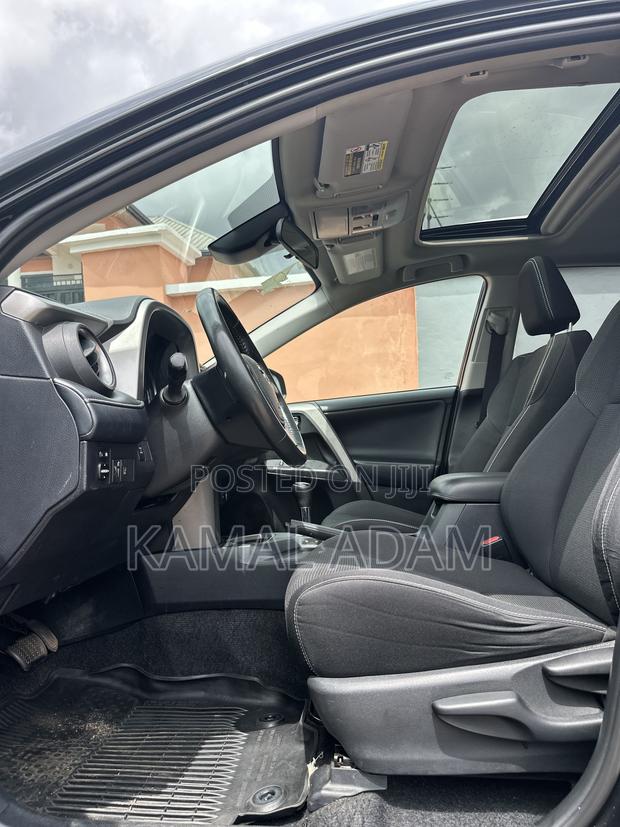 Toyota RAV4 XLE 4dr SUV AWD (2.5L 4cyl 6A) 2018 Black