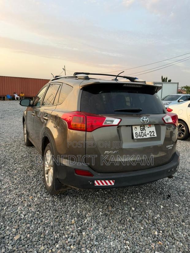 Toyota RAV4 Limited AWD (2.5L 4cyl 6A) 2013 Gray