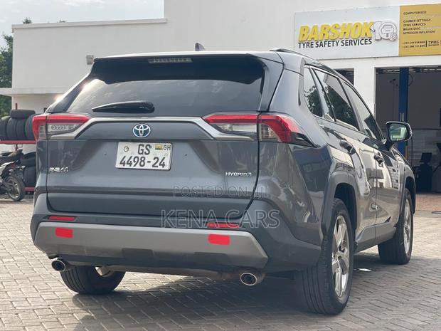 Toyota RAV4 Limited AWD 2019 Gray