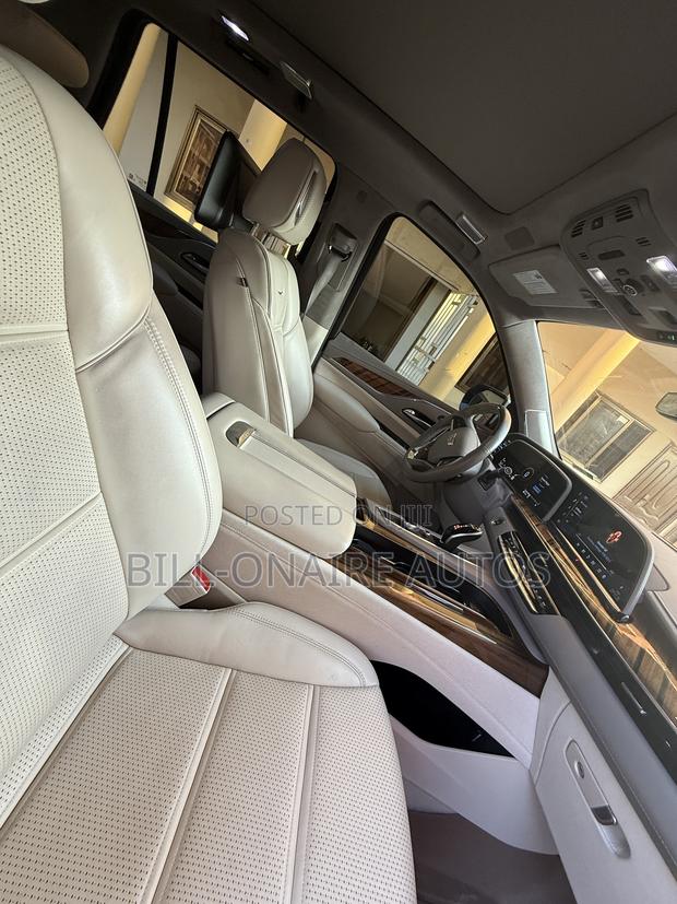 Cadillac Escalade 2021 Beige