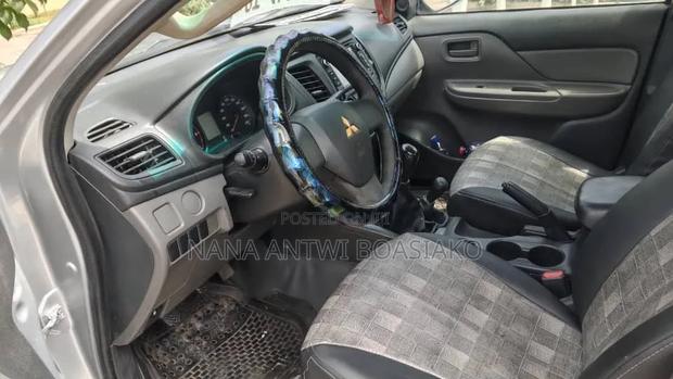 Mitsubishi L200 2018 Silver