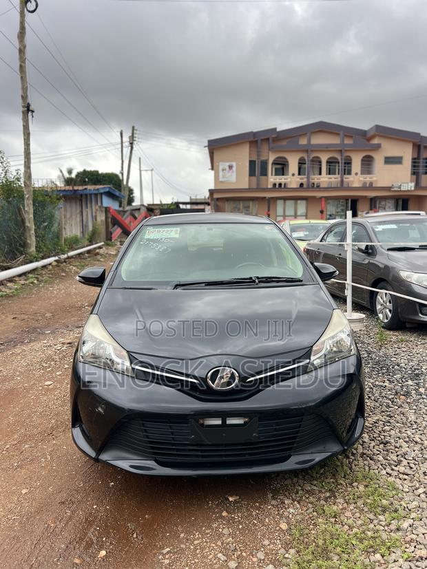 Toyota Vitz 1.3 AWD 5dr 2015 White