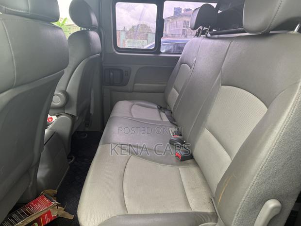 Hyundai H1 2.4 GLS 2011 Gray