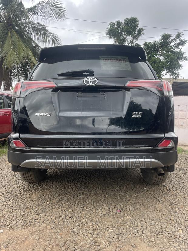 Toyota RAV4 XLE 4dr SUV AWD (2.5L 4cyl 6A) 2018 Black