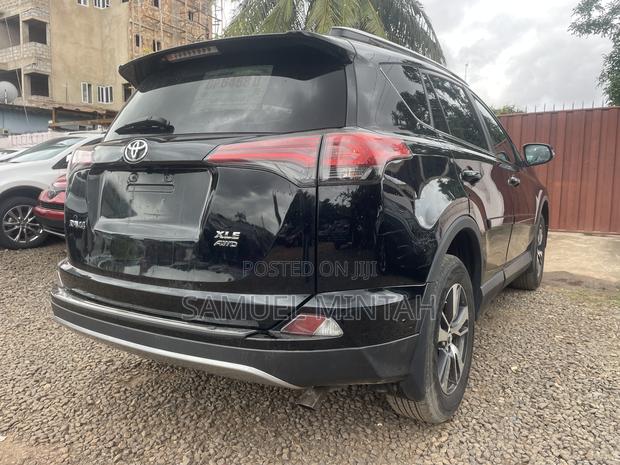 Toyota RAV4 XLE 4dr SUV AWD (2.5L 4cyl 6A) 2018 Black