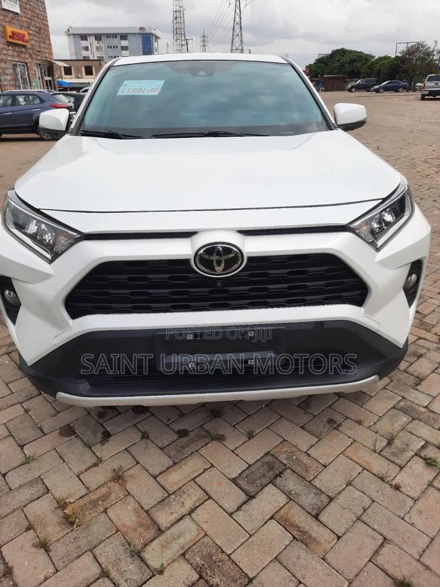 Toyota RAV4 2023 White