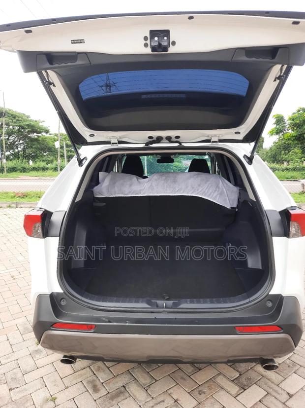 Toyota RAV4 2023 White