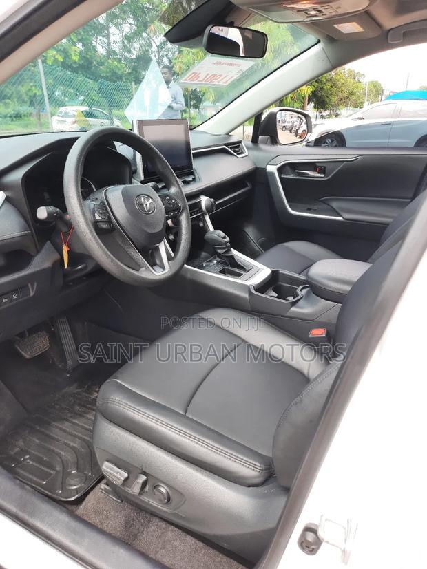 Toyota RAV4 2023 White