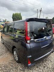 Toyota Noah 2.0 AWD (8 Seater) 2014 Gray for sale