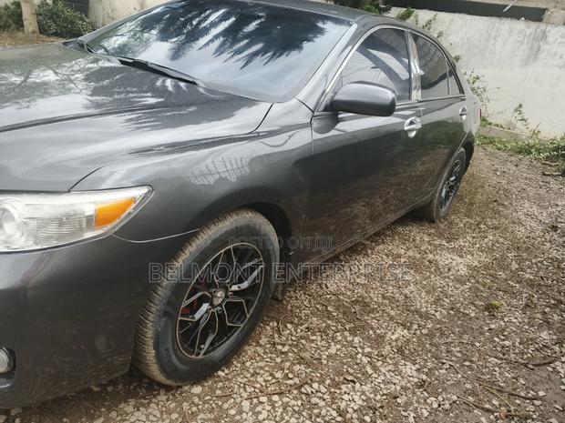 Toyota Camry LE 4dr Sedan (2.5L 4cyl 6AM) 2010 Gray