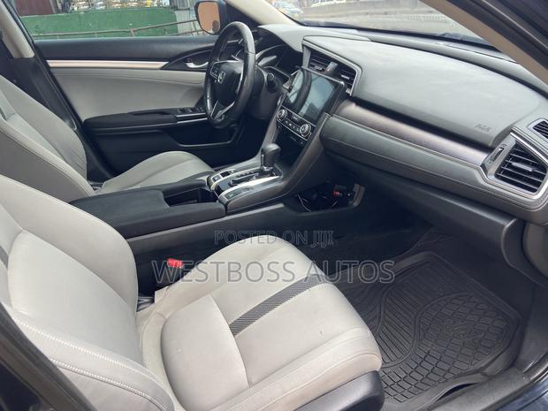 Honda Civic EX Hatchback 2018 Blue