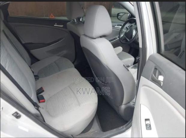 Hyundai Accent SE Sedan 2016 Silver