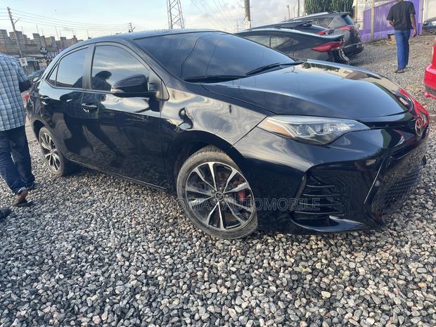 Toyota Corolla 2017 Black
