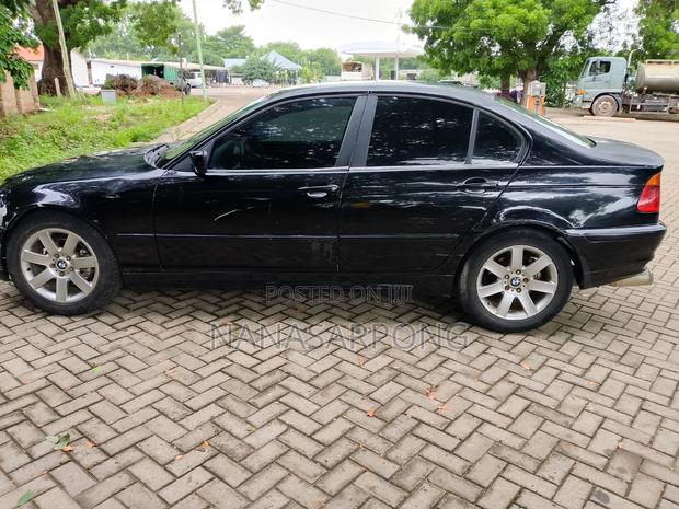 BMW 320i 2001 Black
