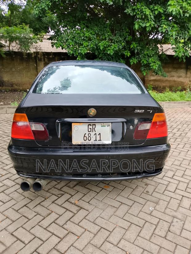 BMW 320i 2001 Black