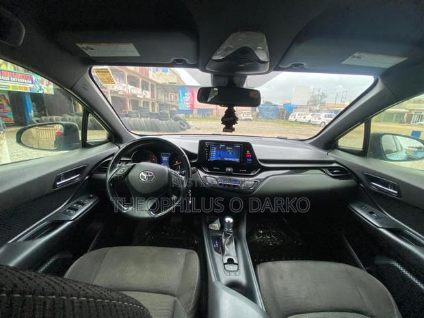 Toyota C-HR LE FWD 2019 Blue