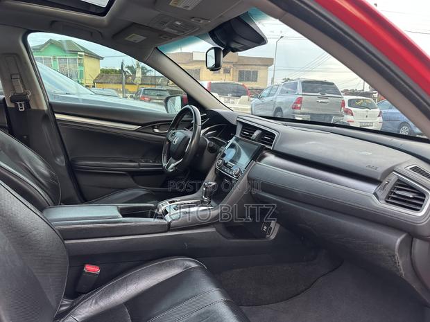 Honda Civic Touring 2dr Coupe (1.5L 4cyl) 2016 Red