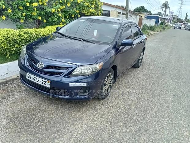 Toyota Corolla S 5-Speed 2013 Blue