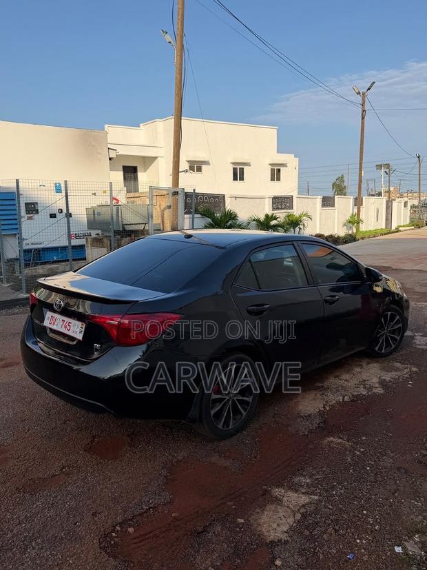 Toyota Corolla SE 4dr Sedan (1.8L 4cyl CVT) 2017 Black