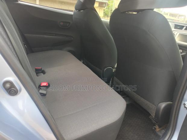 Toyota Vitz 2012 Blue