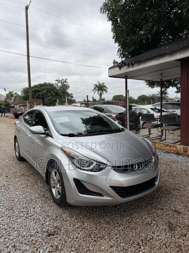 Hyundai Elantra SE 4dr Sedan (1.8L 4cyl 6A) 2015 Silver