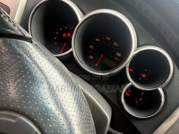 Toyota Matrix Hatchback FWD (1.8L 4cyl 5M) 2008