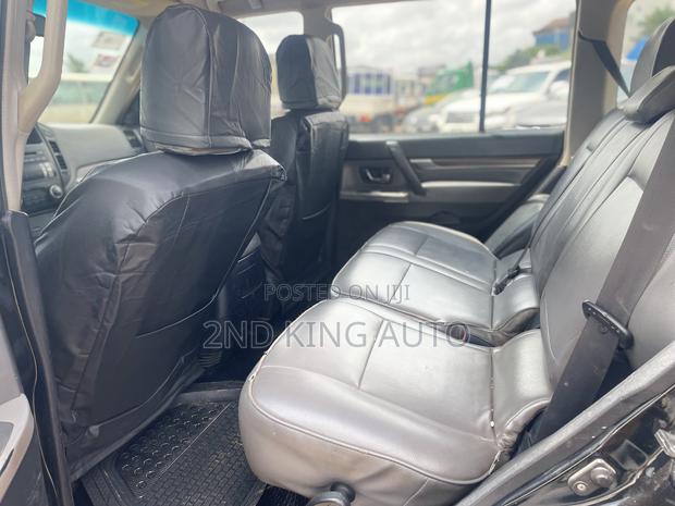 Mitsubishi Pajero 3.0 2010 Black