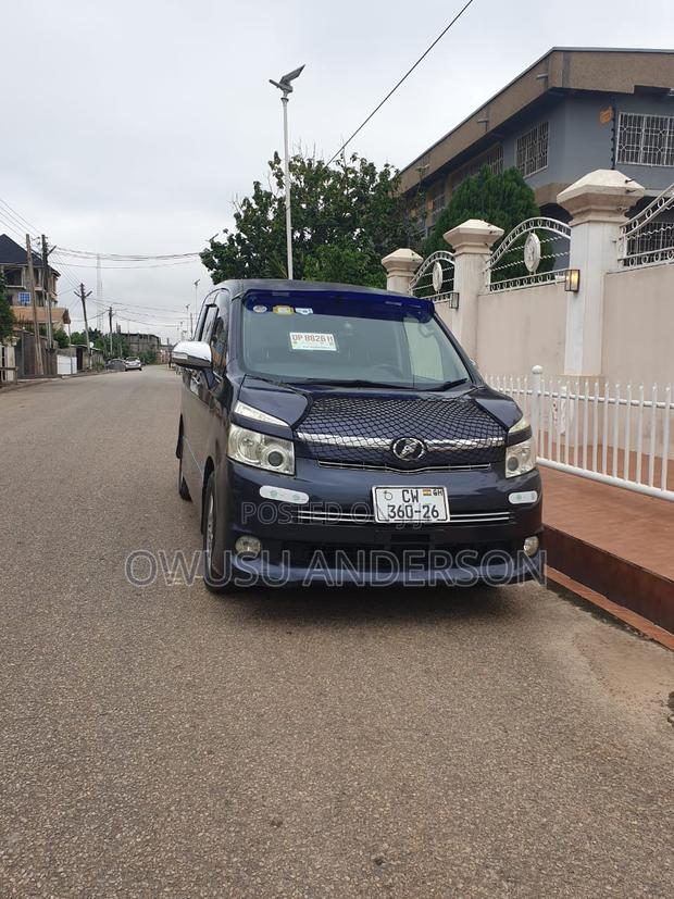 Toyota Voxy 2013 Black