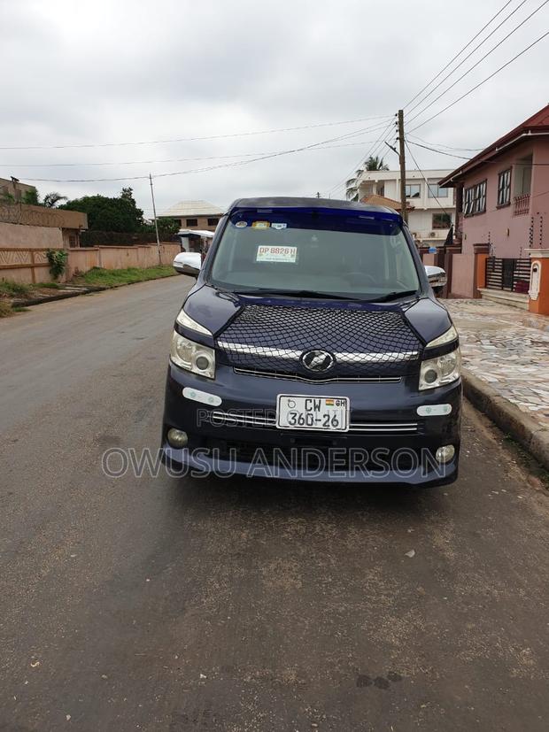 Toyota Voxy 2013 Black