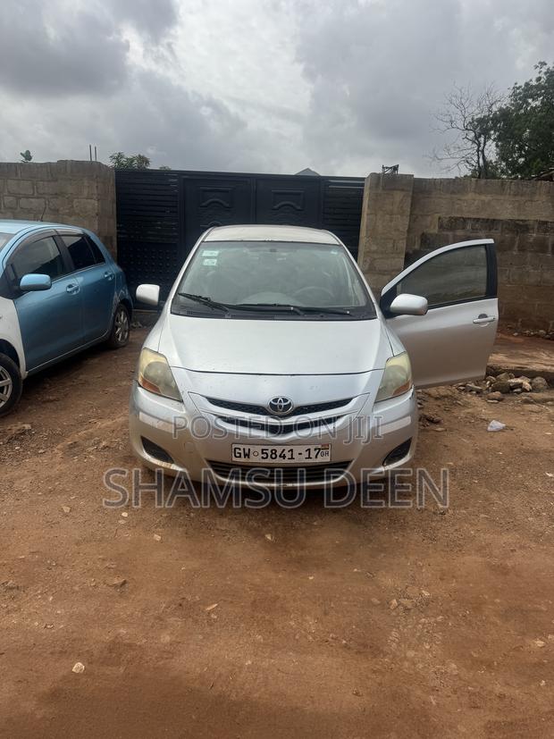 Toyota Yaris 2008 Gray