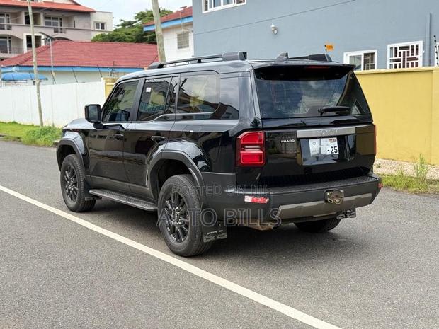 Toyota Land Cruiser Prado 2.8 2025 Black