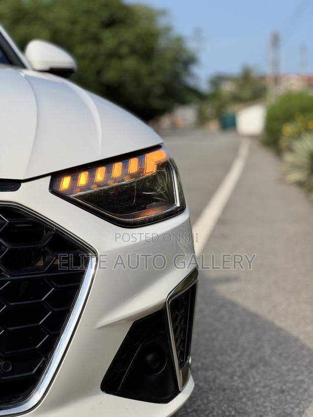Audi A4 S line Premium Plus 2023 White