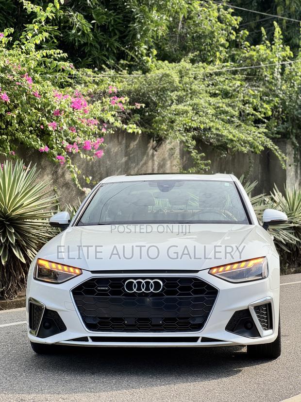 Audi A4 S line Premium Plus 2023 White