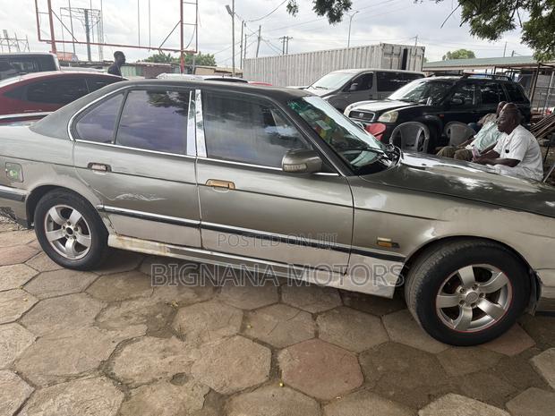 BMW 520i 2000 Beige