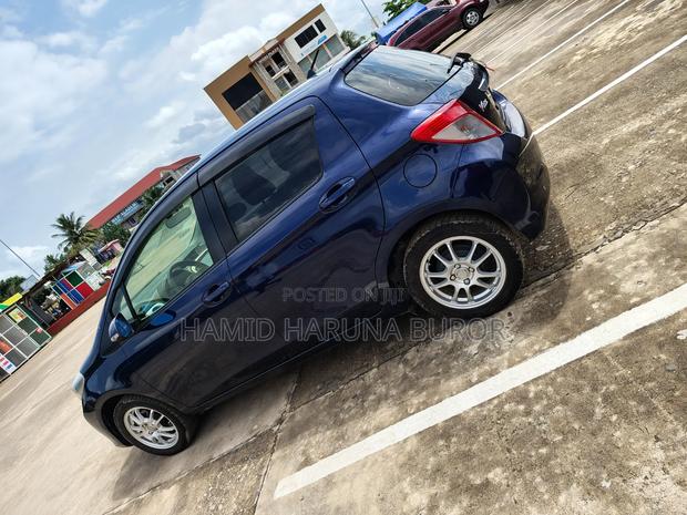 Toyota Vitz 1.3 FWD 5dr 2013 Blue
