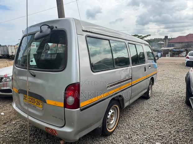 Hyundai H200 2007 Silver