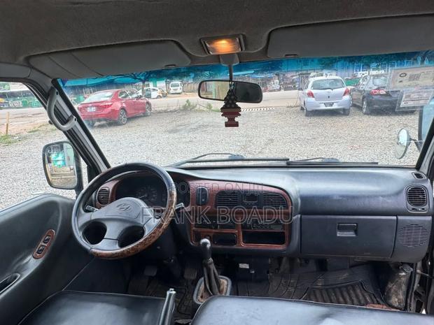 Hyundai H200 2007 Silver