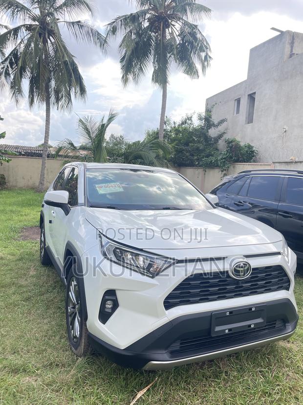 Toyota RAV4 2023 White
