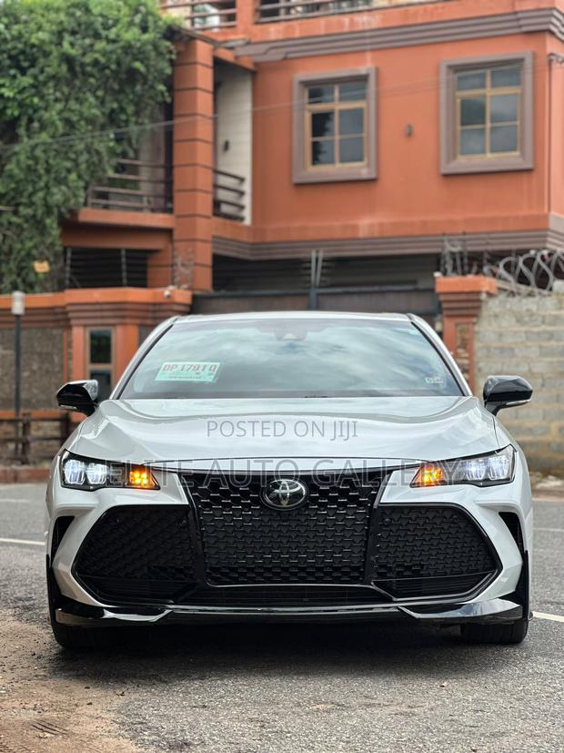 Toyota Avalon TRD 2020 White